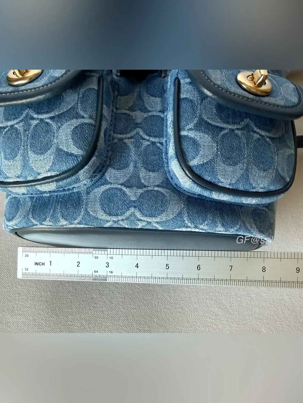 Coach compact structured